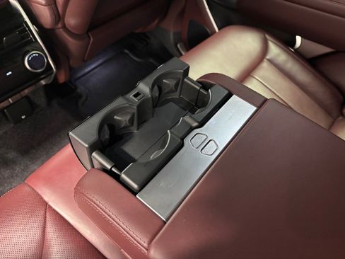 Used 2023 Land Rover Range Rover SE image 25