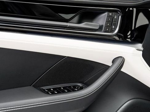 New 2026 Porsche Panamera 4 image 8