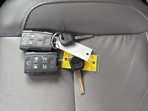 Used 2019 Chevrolet Suburban LT AWD/4WD image 40