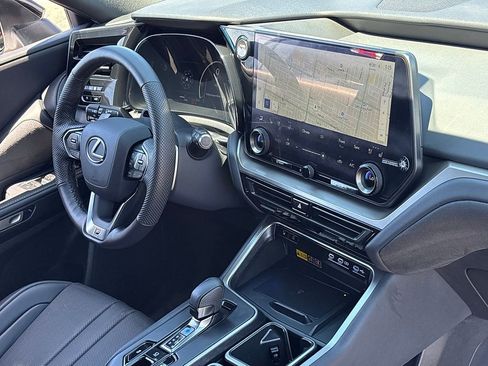 Used 2026 Lexus TX 500h AWD w/ Technology Package image 34