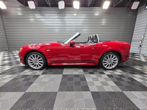 Used 2017 FIAT 124 Spider Lusso RWD image 8