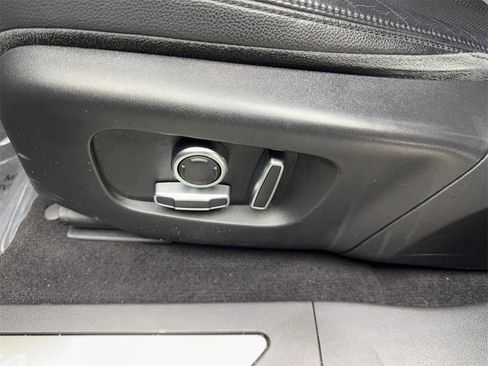 Used 2021 Land Rover Range Rover Evoque R-Dynamic SE image 30