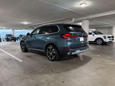 Used 2026 BMW X5 sDrive40i w/ Executive Package RWD image 3