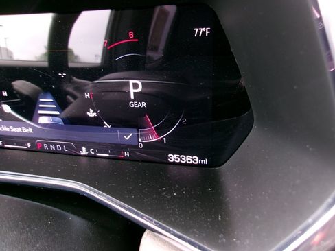 Used 2025 GMC Canyon Denali AWD/4WD image 12