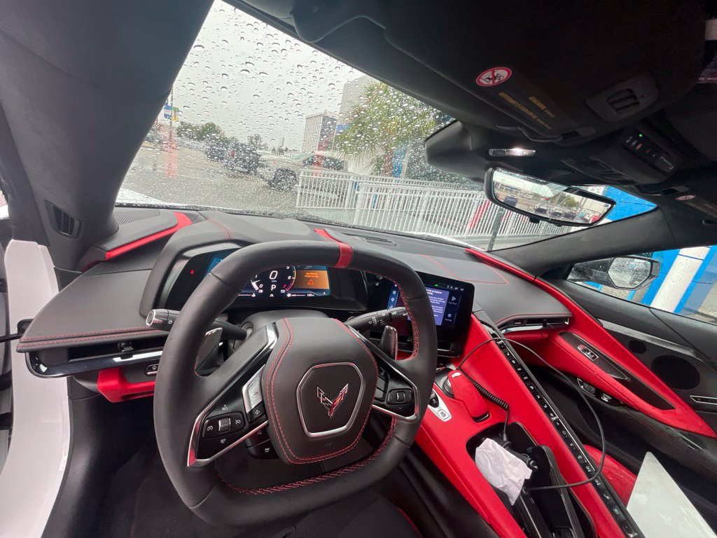 Used 2024 Chevrolet Corvette Stingray Premium Conv w/ Z51 Performance Package RWD image 13