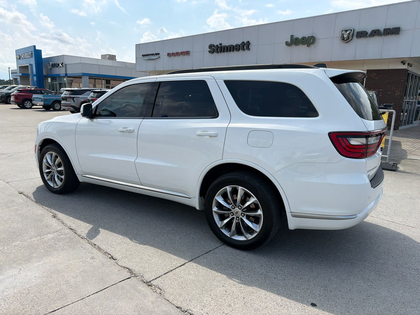 Used 2022 Dodge Durango SXT w/ Anodized Platinum Package AWD/4WD image 6