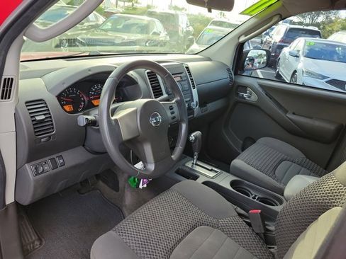 Used 2011 Nissan Frontier SV image 18