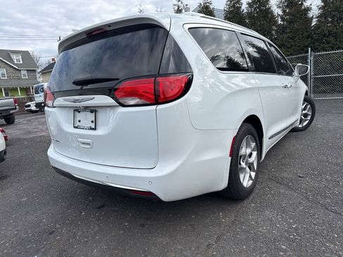 Used 2019 Chrysler Pacifica Touring-L Plus w/ Tire & Wheel Group image 4