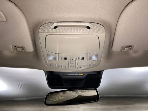 Used 2024 Ford Expedition XLT image 18