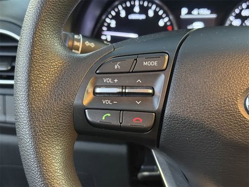 Used 2020 Hyundai Elantra GT image 17