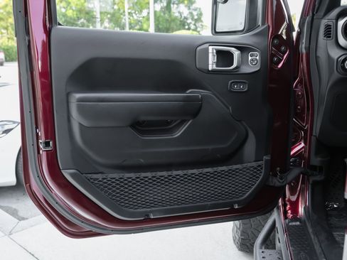 Used 2021 Jeep Gladiator Sport AWD/4WD image 32