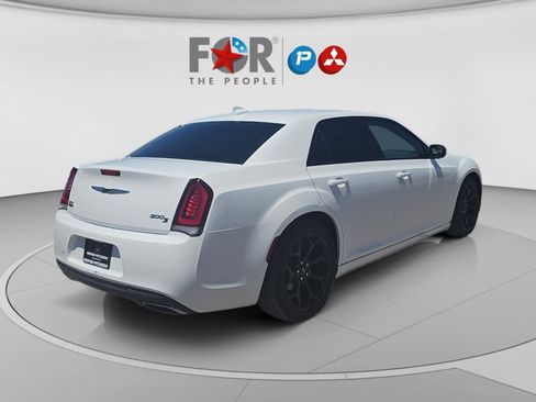 Used 2020 Chrysler 300 S RWD image 5