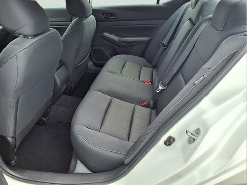 Used 2025 Nissan Altima 2.5 SV FWD image 23