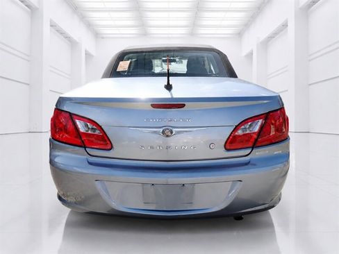 Used 2010 Chrysler Sebring Touring FWD image 3