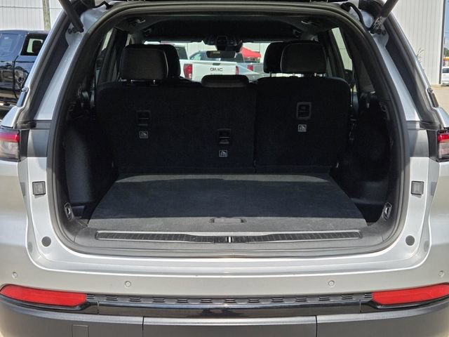 Used 2025 Jeep Grand Cherokee Altitude AWD/4WD image 11