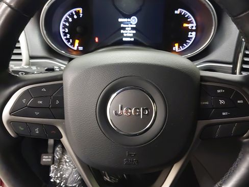 Used 2021 Jeep Grand Cherokee Laredo X image 35