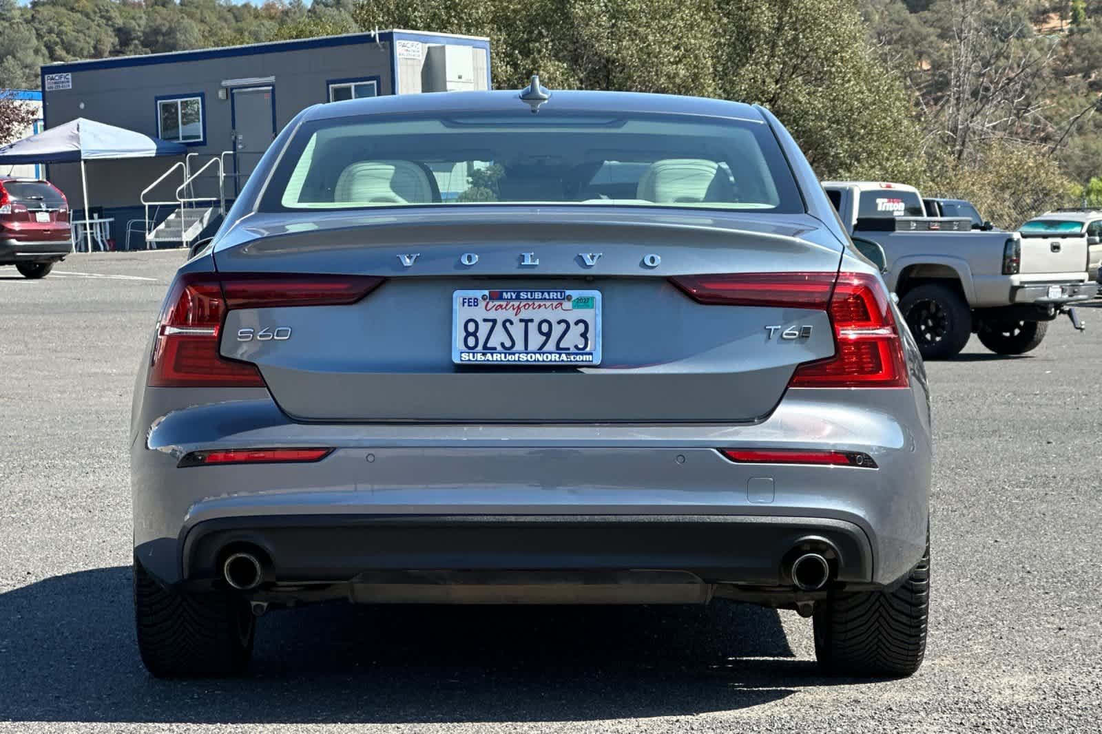Used 2021 Volvo S60 T6 Momentum AWD/4WD image 4