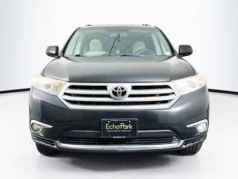 Used 2013 Toyota Highlander Plus image 2