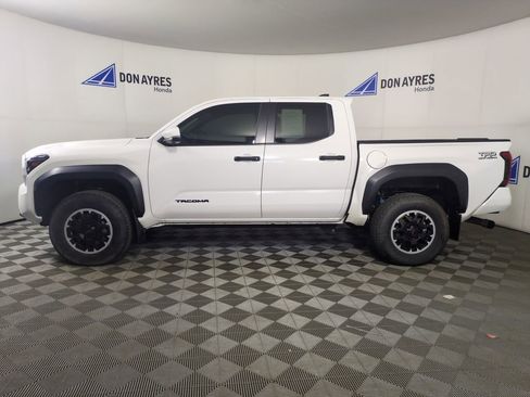 Used 2024 Toyota Tacoma TRD Off-Road w/ TRD Off Road Premium Package AWD/4WD image 2
