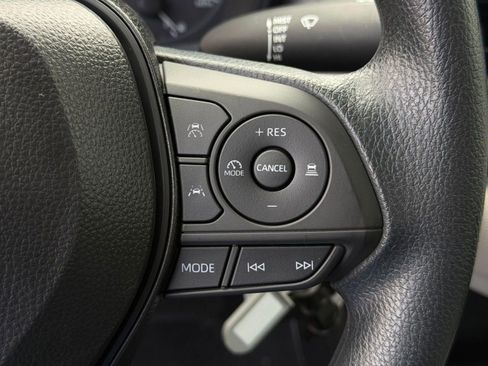 Used 2025 Toyota Corolla LE image 26