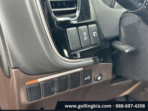 Used 2018 Mitsubishi Outlander SEL image 19