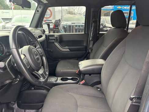 Used 2017 Jeep Wrangler Unlimited Sport w/ Connectivity Group image 15