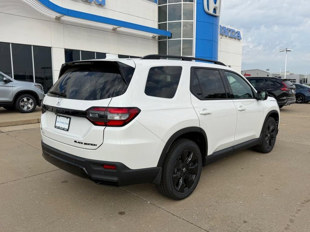 New 2026 Honda Pilot Black Edition image 2