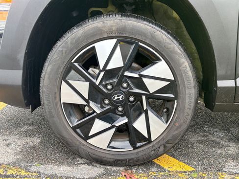 Used 2025 Hyundai Kona SEL image 25