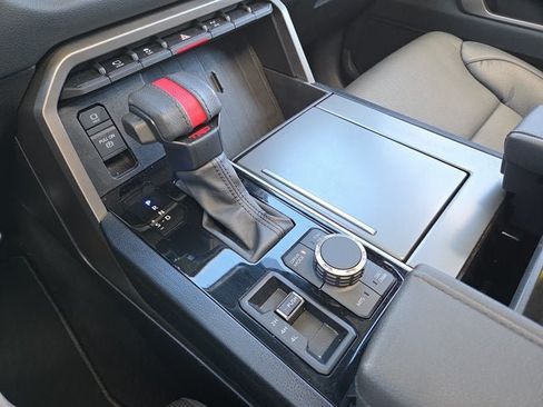 Used 2025 Toyota Sequoia 4WD image 17