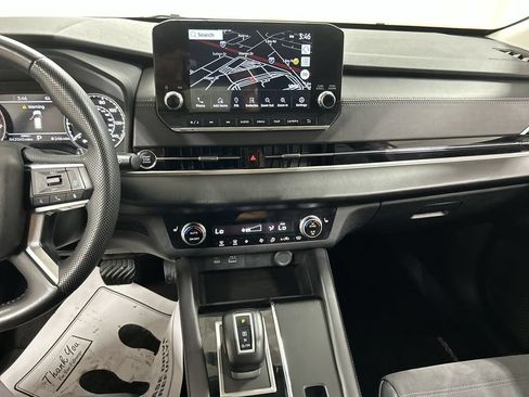 Used 2023 Mitsubishi Outlander SE AWD/4WD image 19