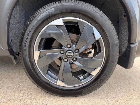 Used 2024 Nissan Rogue SV w/ SV Premium Package FWD image 27