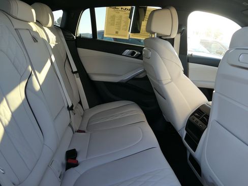 Used 2024 BMW X6 xDrive40i w/ Premium Package image 25