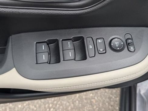Certified 2023 Honda HR-V LX image 17