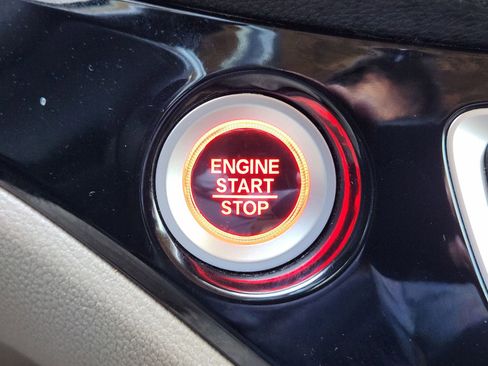 Used 2016 Honda Pilot Touring image 24