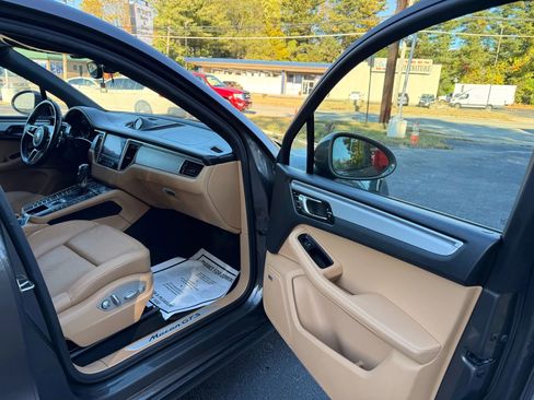 Used 2017 Porsche Macan GTS image 27