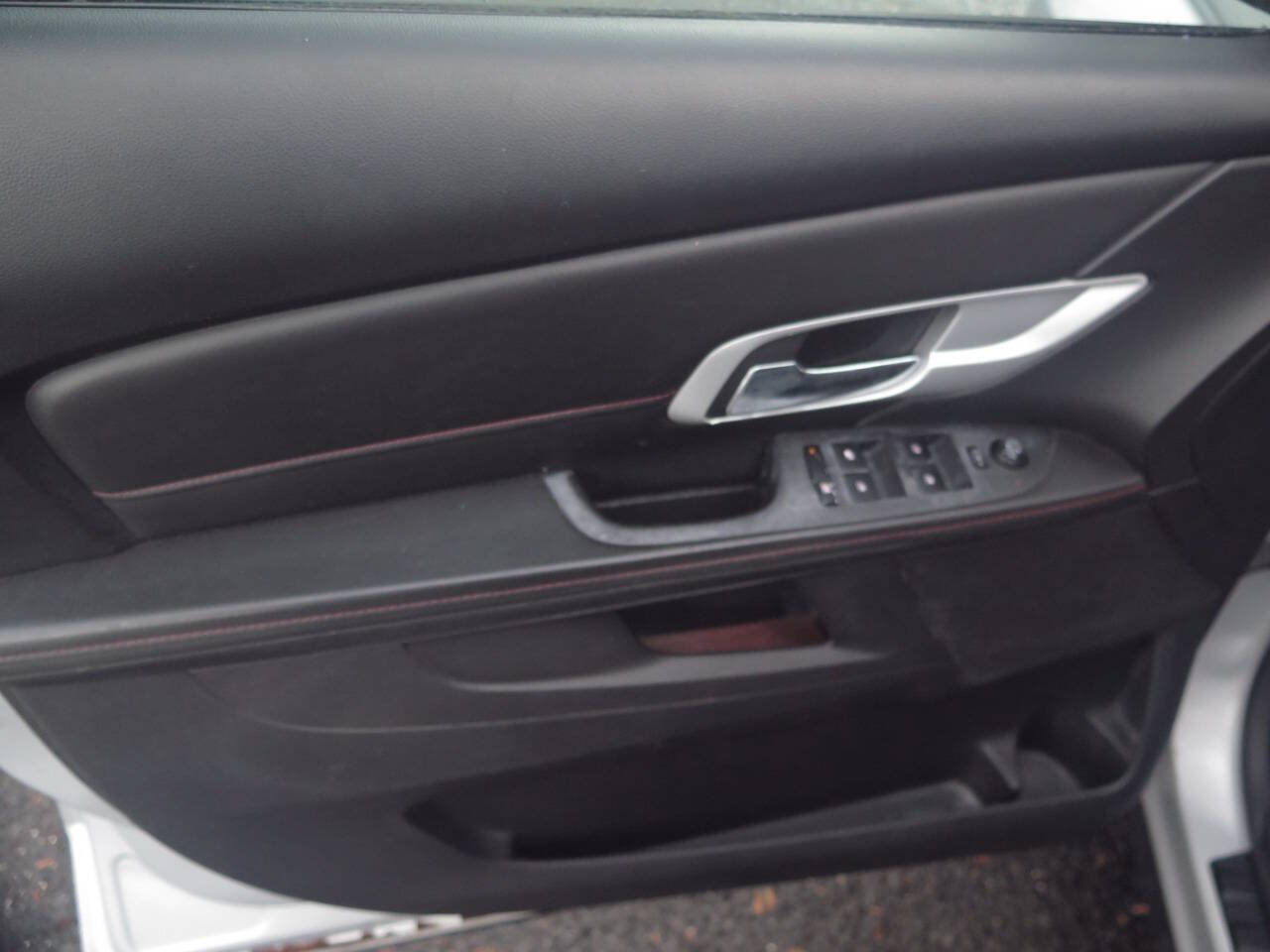 Used 2010 GMC Terrain SLE FWD image 23