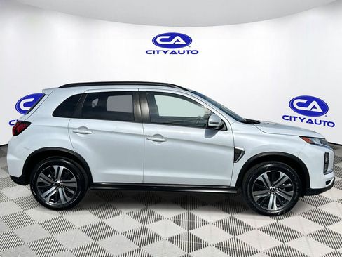 Used 2025 Mitsubishi Outlander Sport SEL image 2