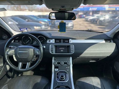 Used 2017 Land Rover Range Rover Evoque SE image 12