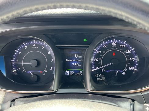 Used 2016 Toyota Avalon Limited FWD image 17