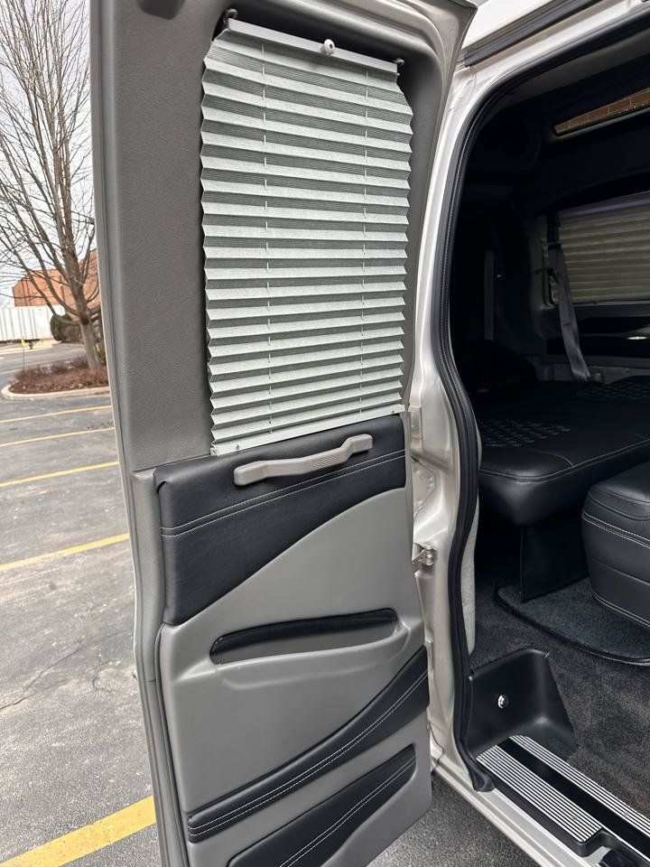 Used 2023 GMC Savana 2500 RWD image 88