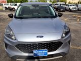 Used 2022 Ford Escape SE w/ Cold Weather Package image 2
