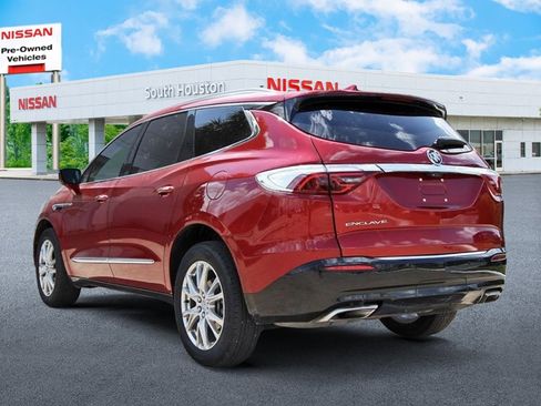 Used 2024 Buick Enclave Essence w/ Experience Buick Package FWD image 3