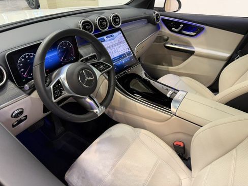 Certified 2024 Mercedes-Benz GLC 300 image 9