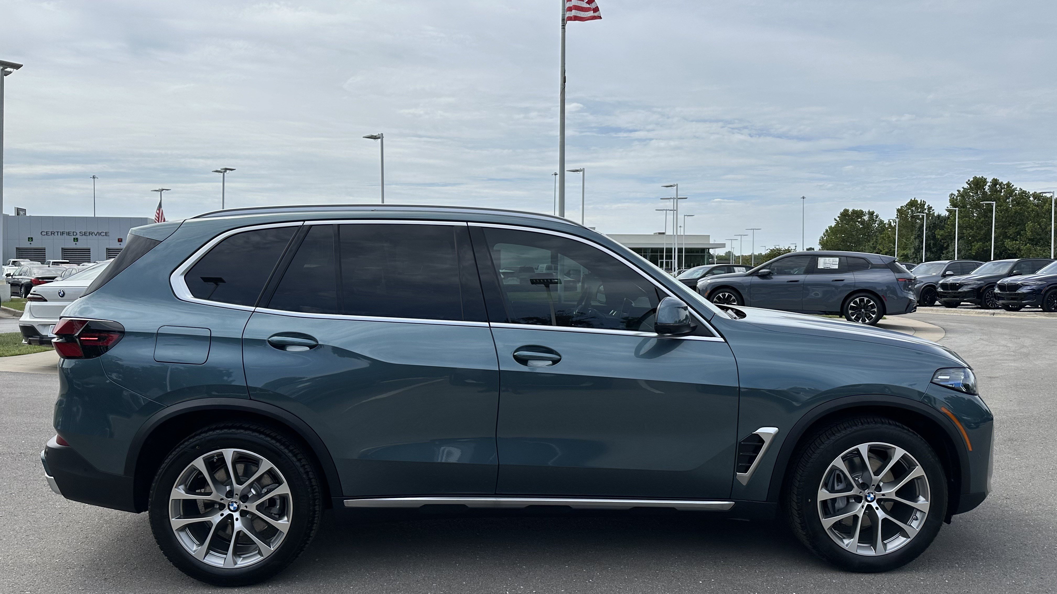 Certified 2026 BMW X5 xDrive40i w/ Climate Comfort Package AWD/4WD image 11
