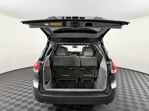 Used 2013 Toyota Sienna Limited w/ Premium Pkg AWD/4WD image 12