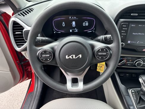 Used 2023 Kia Soul LX FWD image 17