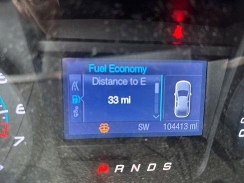 Used 2015 Ford Taurus SEL image 16