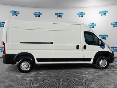 Used 2025 RAM ProMaster 2500 w/ Convenience Group image 7