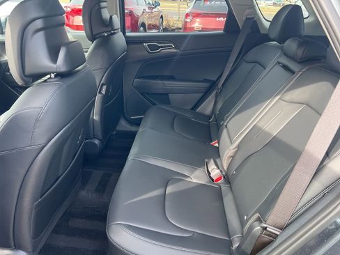 Certified 2025 Kia Sportage EX image 8