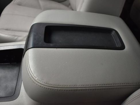Used 2009 Chevrolet Avalanche LT w/ Suspension Package, Off-Road AWD/4WD image 17